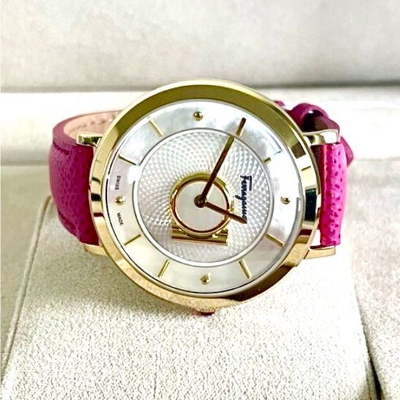 *SOLD AT AUCTION* NEW Salvatore Ferragamo Mother of Pearl & Pink Leather watch - Picture 15 of 16